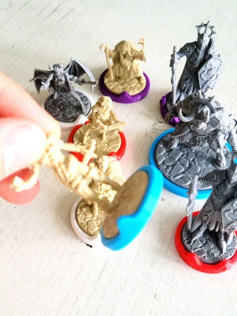 Black Rose Wars: Odrodzenie / Rebirth podstawki pod magów i ewokacje 25 szt.