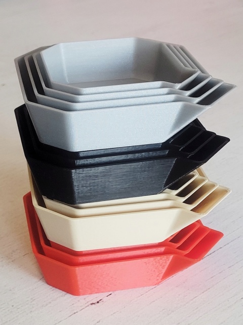 Nakładany pojemnik 8cm na żetony, tokeny, znaczniki, elementy, monety