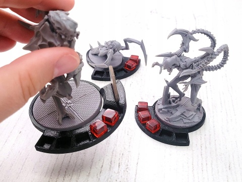 Nemesis podstawki na znaczniki ran dopasowują się do figurki 14 szt.