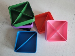 Pojemnik 2 komory na znaczniki żetony elementy tokeny