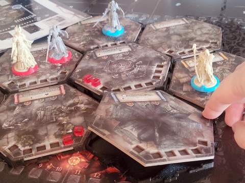 Black Rose Wars: Duel Lex 2-poziomowe podstawki pod kafelki 7 szt.