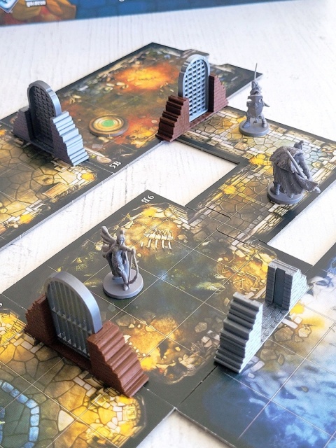 Drzwi bramy kraty wrota i podstawki 8 elementów