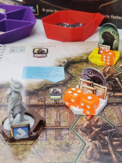 Gloomhaven / Szczęki Lwa podstawki z licznikiem na kostki i statusami 26 szt.