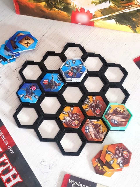 Monolith Arena składany zamiennik tekturowej planszy