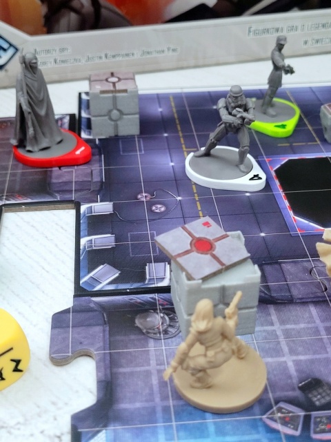 Star Wars: Imperium Atakuje podstawki pod figurki z nr 1-4 - 16 szt.