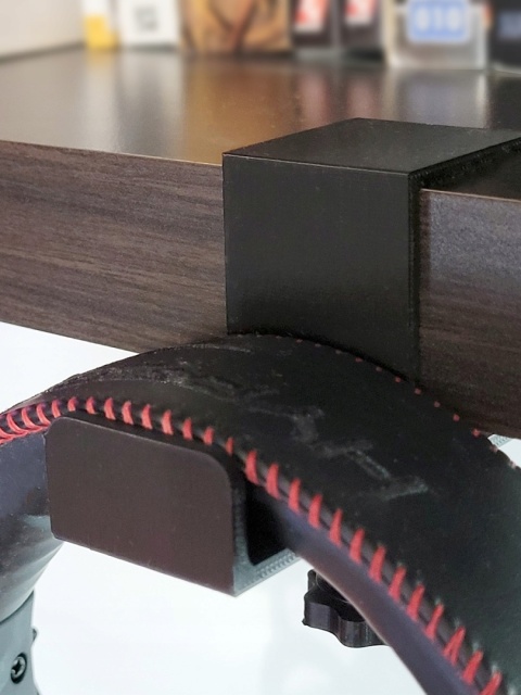 Wieszak uchwyt na słuchawki półka/biurko