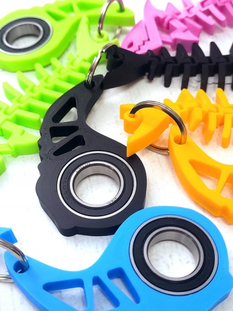 Brelok rekin rekinek elastyczny flexi spinner keyrambit tiktok